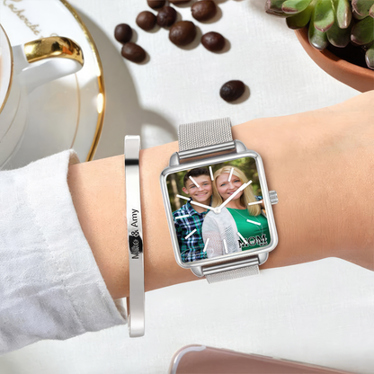 Mom Est Watch